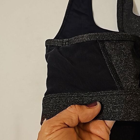 L.A.M SPORTS BRA SIZE LARGE. - Picture 4 of 8